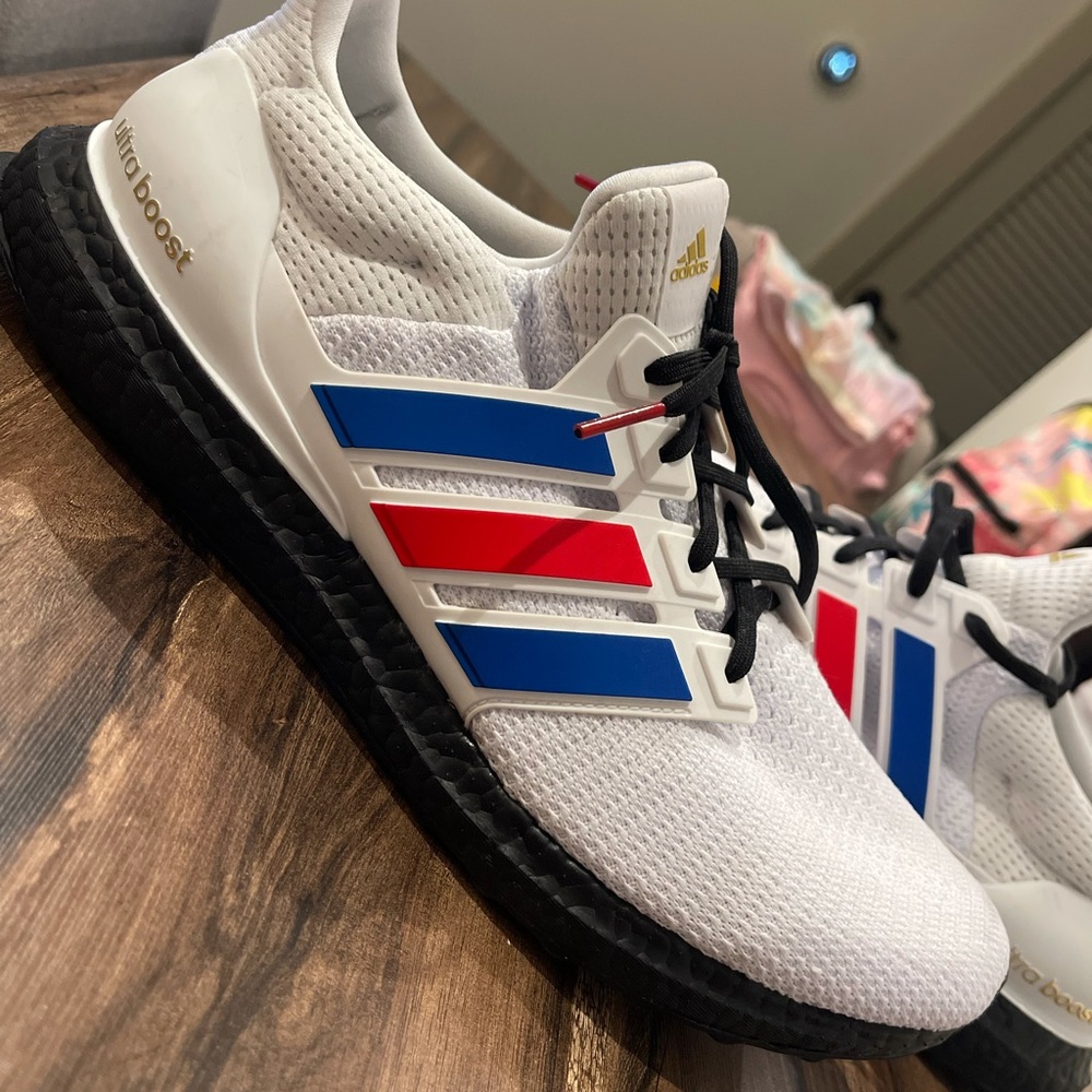 Adidas Ultra Boost Rare Color Size 13 Barely worn